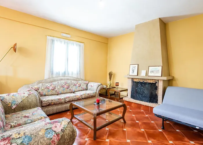 Sunny Hillside Escape Appartamento