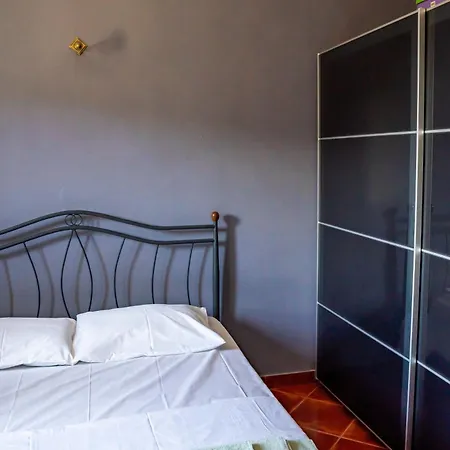 Sunny Hillside Escape * Menetaí